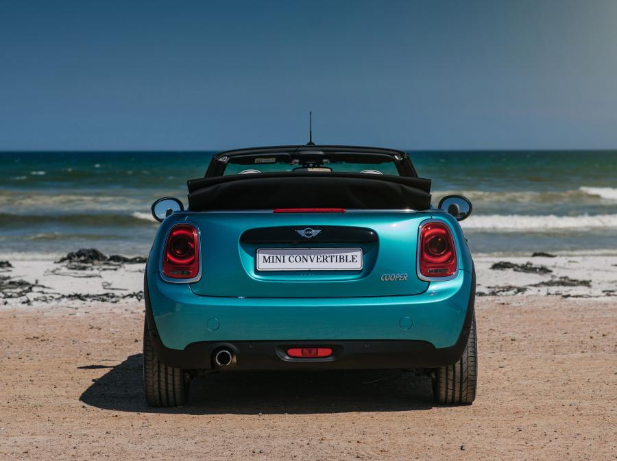  Mini Cooper Cabrio 2016 года  (ZA) (фото 17 из 23)